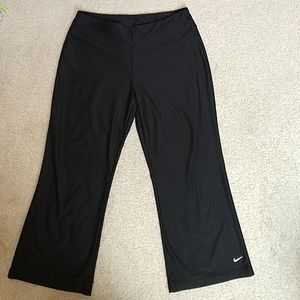 Women's Nike Fit Dry Wide Leg Capris